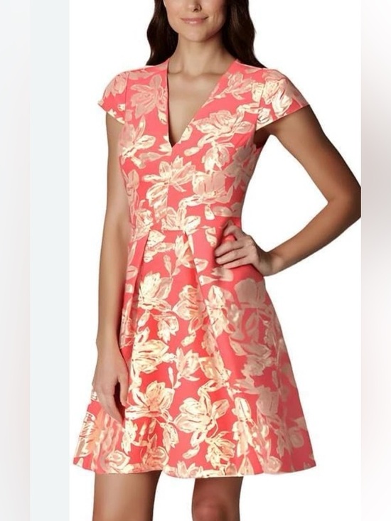 Vince Camuto Dresses & Skirts - Vince Camuto Floral Jacquard Dress